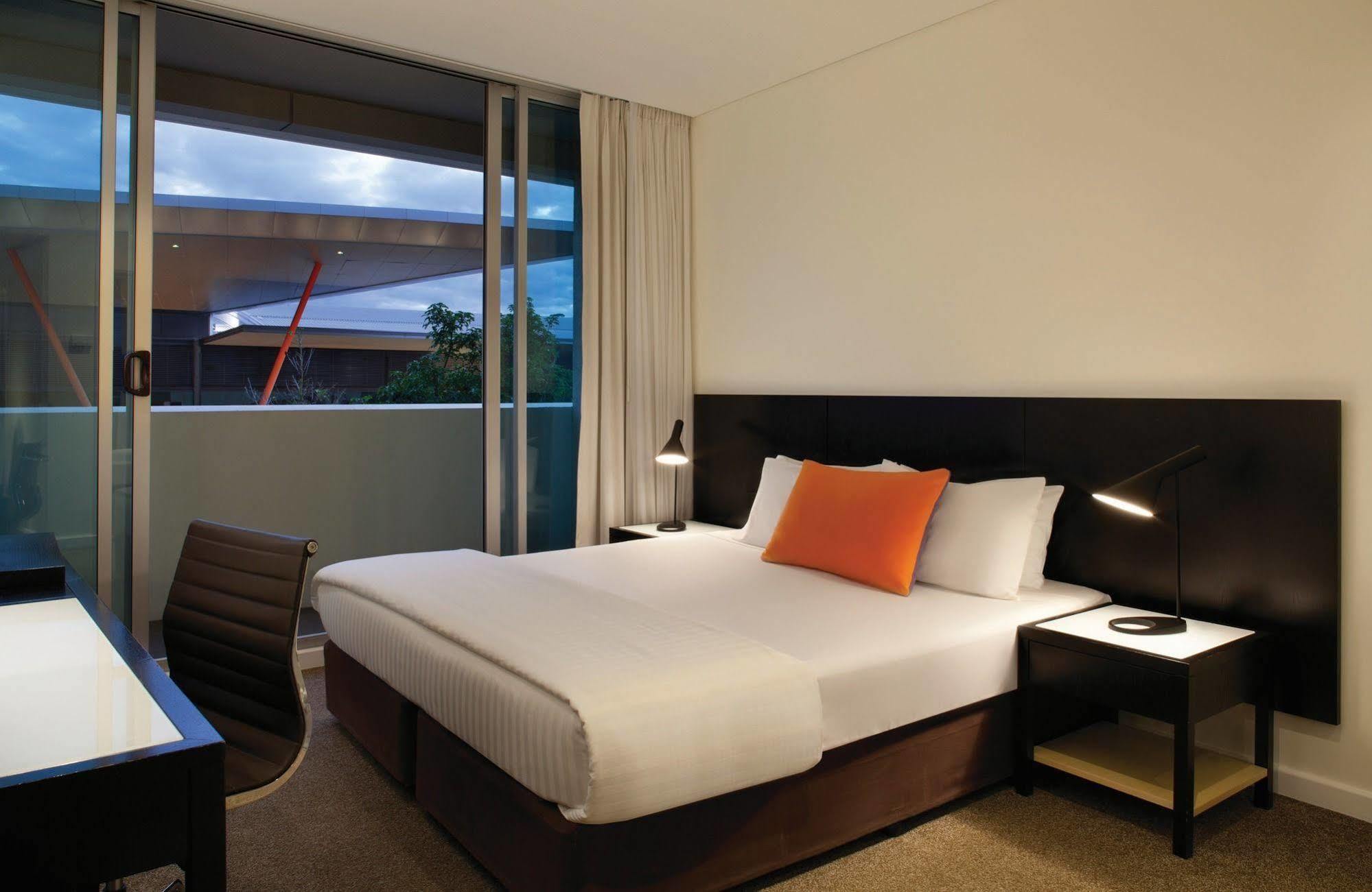 Adina Apartment Hotel Perth Bagian luar foto