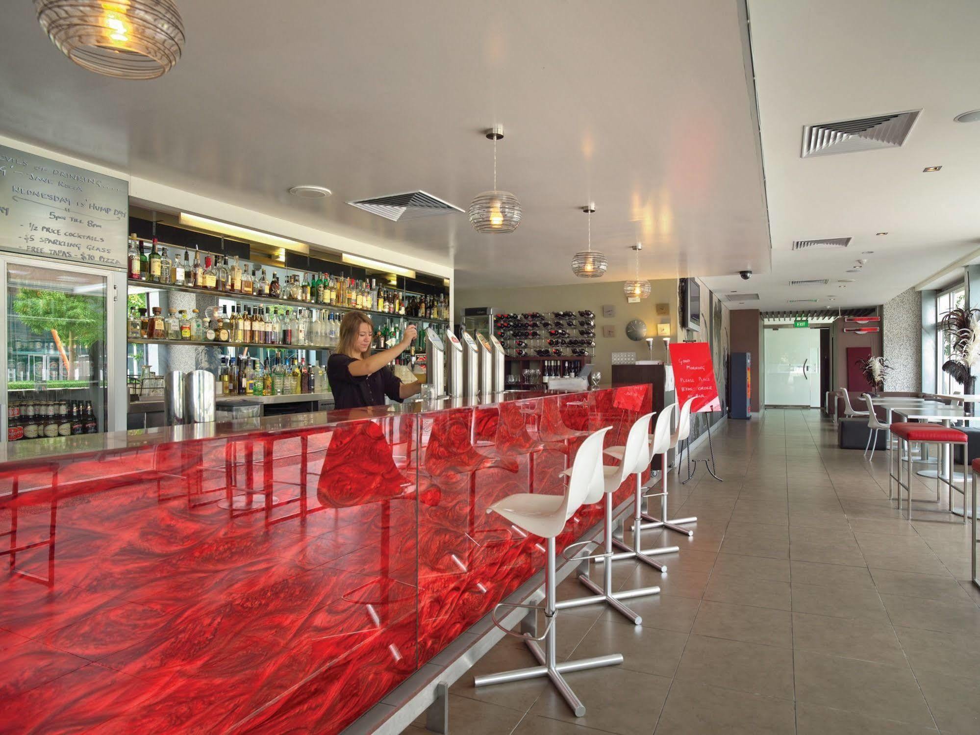 Adina Apartment Hotel Perth Bagian luar foto